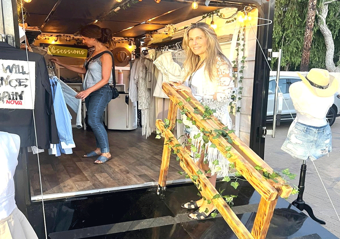 אופנה על גלגלים: טריילר הבגדים המעוצבים בהשראת פסטיבל הנובה הפך לטרנד חם באל איי 